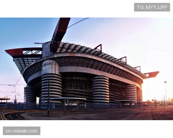 特写:圣西罗-梅阿查球场更换新式记分牌,可展示更复杂实时数据 特写:圣西罗-梅阿查球场更换新式记分牌,可展示更复杂实时数据